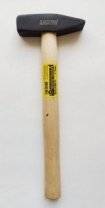 Молоток 600г, деревянная ручка, кованый MaxiTool