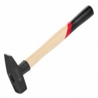 Молоток 500г, деревянная ручка, квадр.боек Matrix